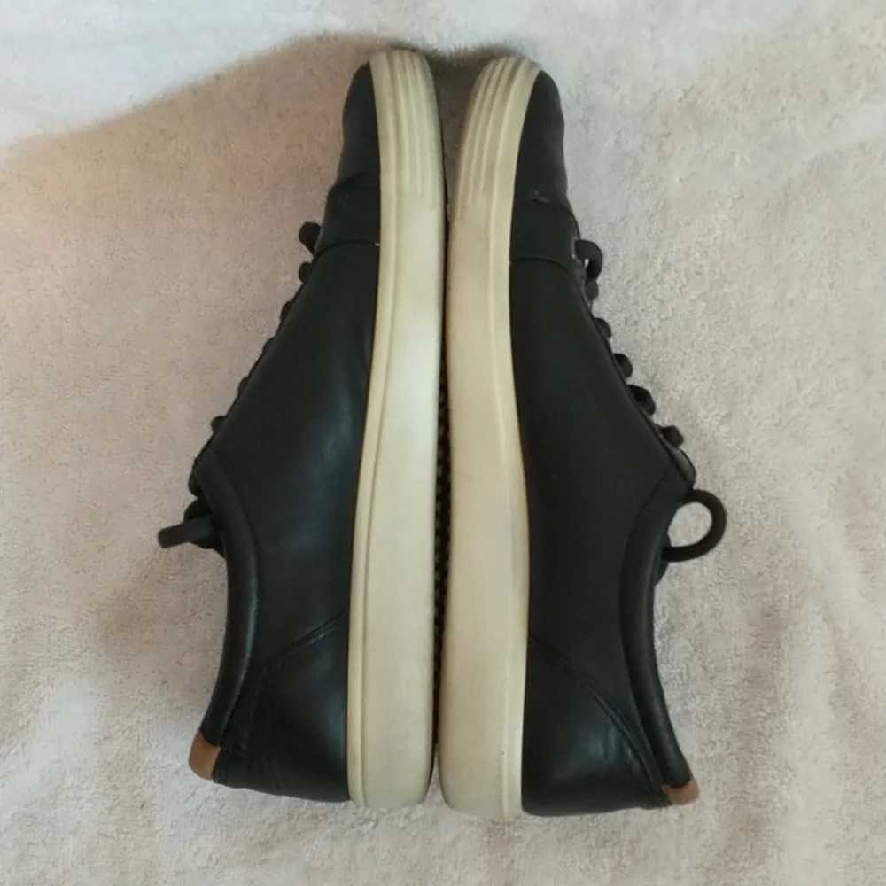 Ecco‎ Black Leather Sneaker Size Women's 7 Wide